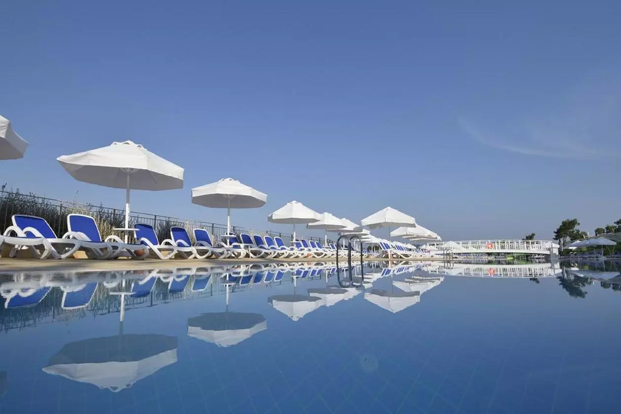 lablancheisland_shabaviz (4).jpg